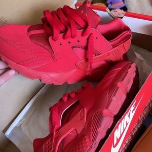 Red Nike Huaraches